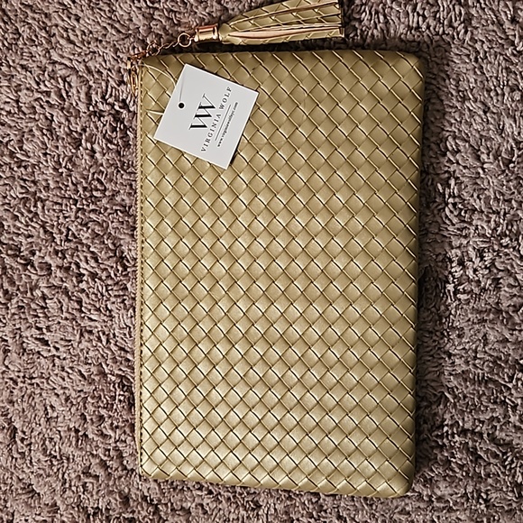 *NWT* Virginia Wolf Woven Clutch - Picture 6 of 8